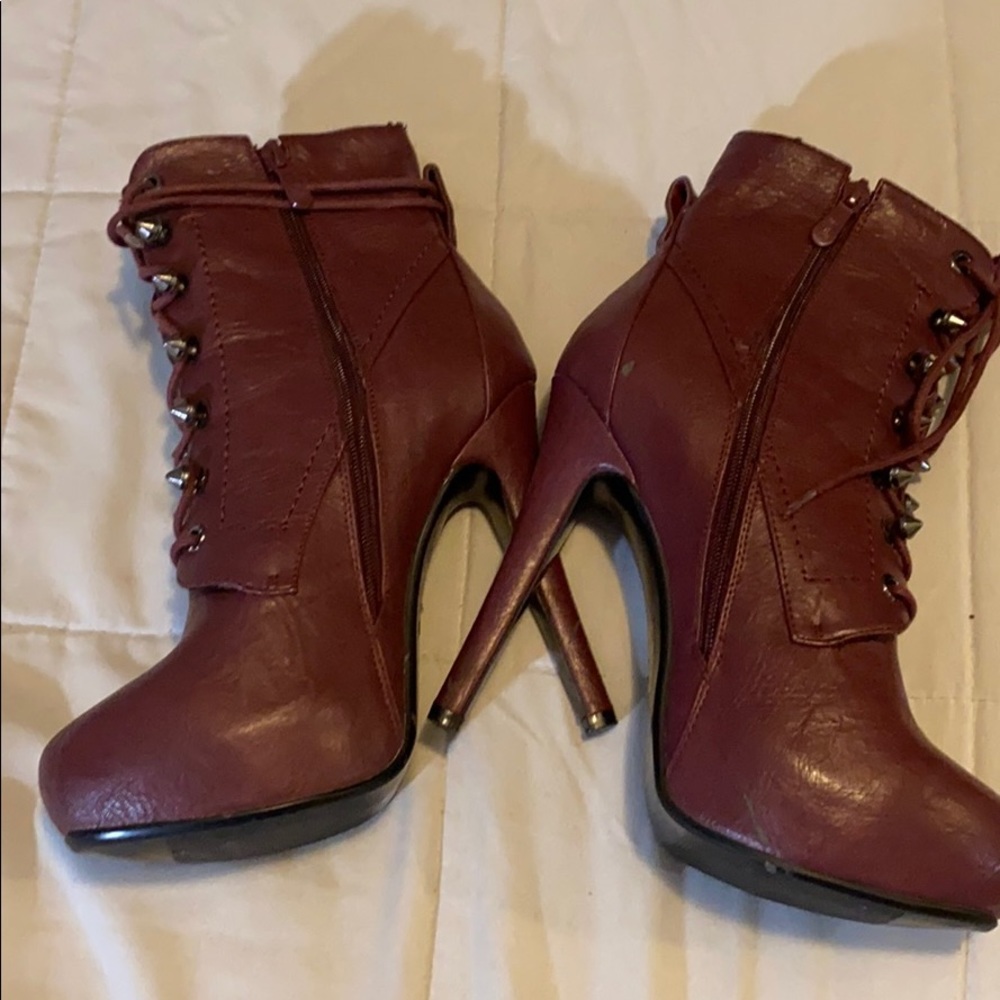 Boots - Picture 3 of 3